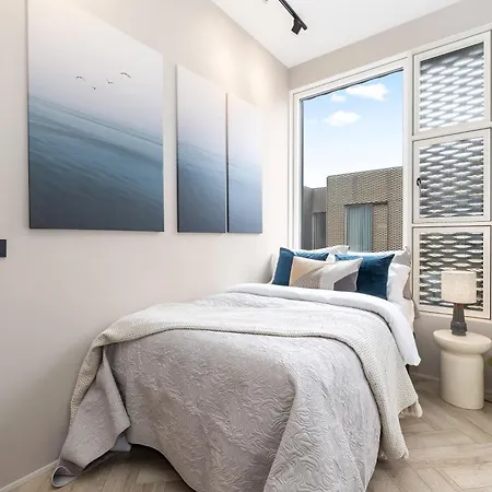 Desirable Penthouse In * Reykjavik
